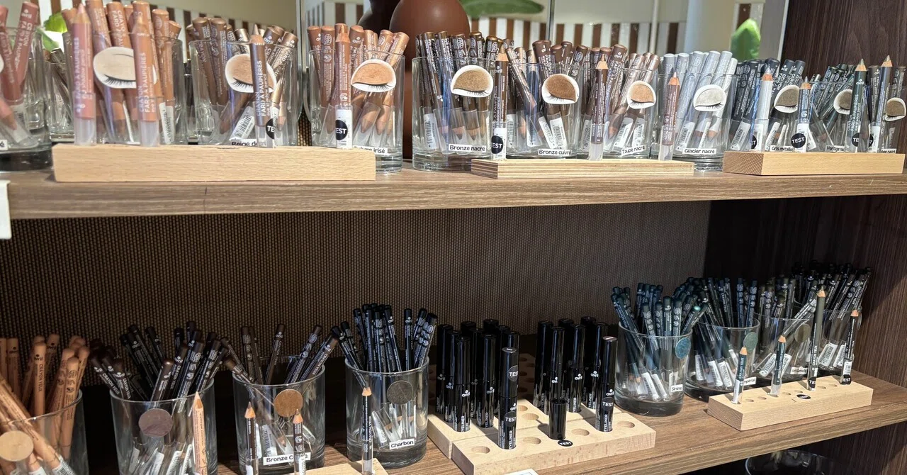 Defy Packaging The Appeal of Organic Cosmetics Brand Avril|びおな