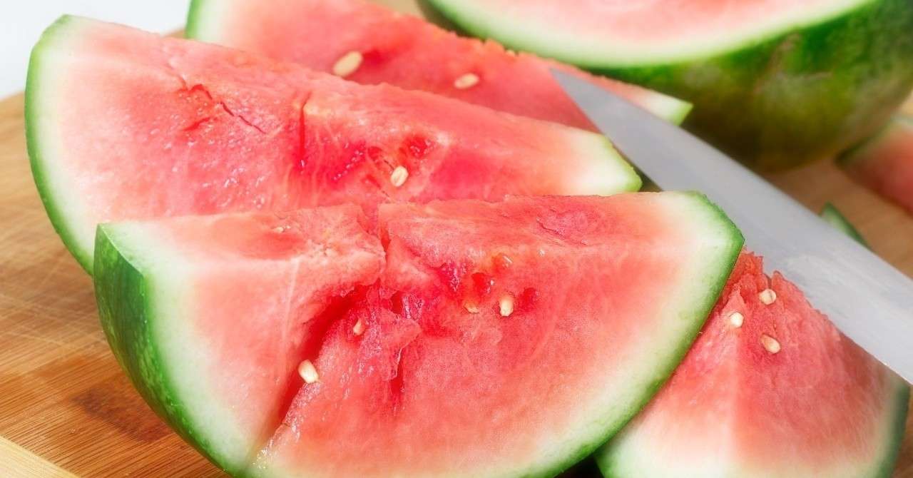 皮ごと食べて浮腫スッキリ スイカでデトックス アルなか Note