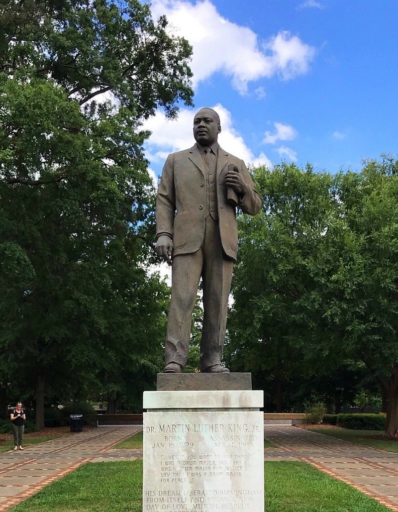 ブログ　ラウンジ　江守３ ケリー・イングラム公園、MLK 彫像