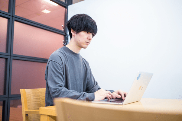 フルリモートで 働きながら大学院進学 を実現 自ら新たなキャリアを開拓したエンジニアの行動力 パーソルプロセス テクノロジー Ssol採用チーム Note