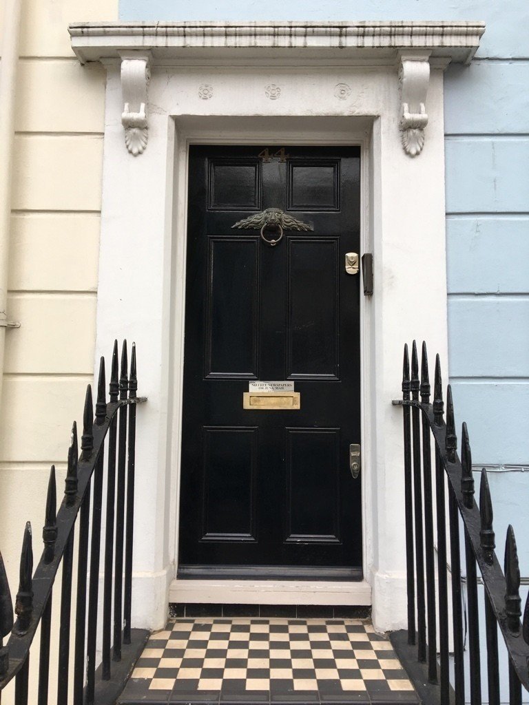 ロンドンの家の扉をひたすら愛でる会 Chiori London Note ロンドンの家の扉をひたすら愛でる会 Chiori London Note