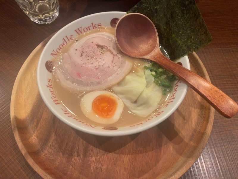 ラーメン:ヌードルワークス