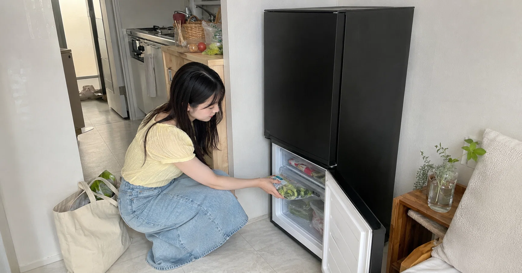 小さなキッチンになじむ、アイリスオーヤマ142L冷蔵庫｜キツネ｜コラム