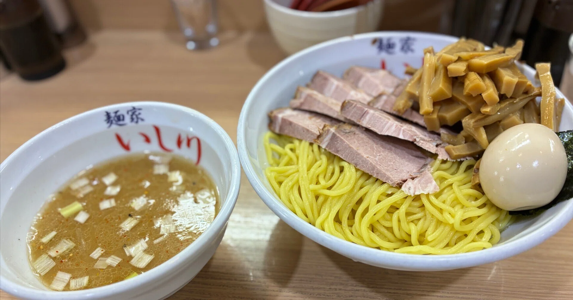 昼食（いし川 特製つけ麺+メンマ）+α｜Shinji Suzuki