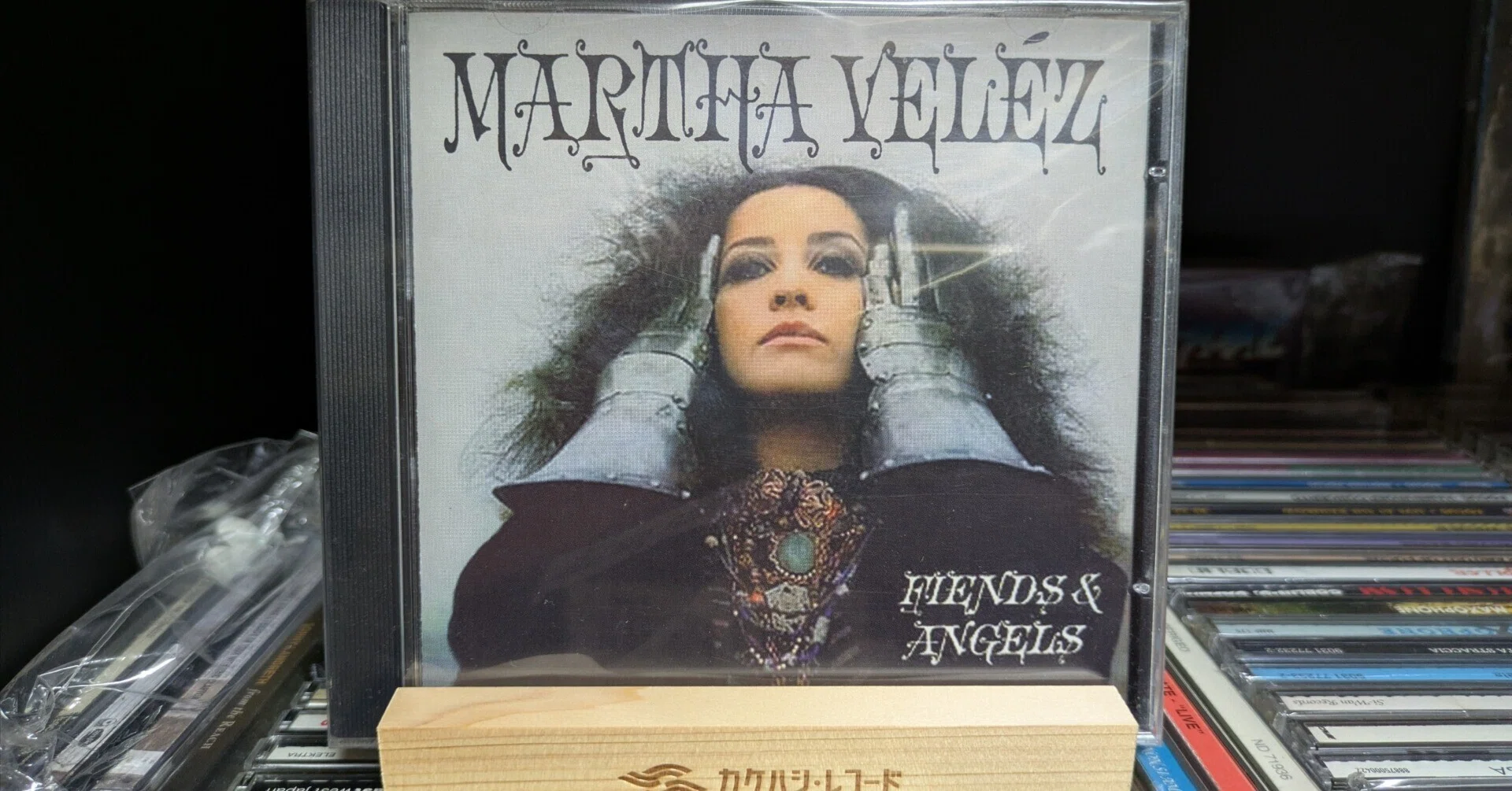 MARTHA VELEZ / FIENDS AND ANGELS｜たすけ