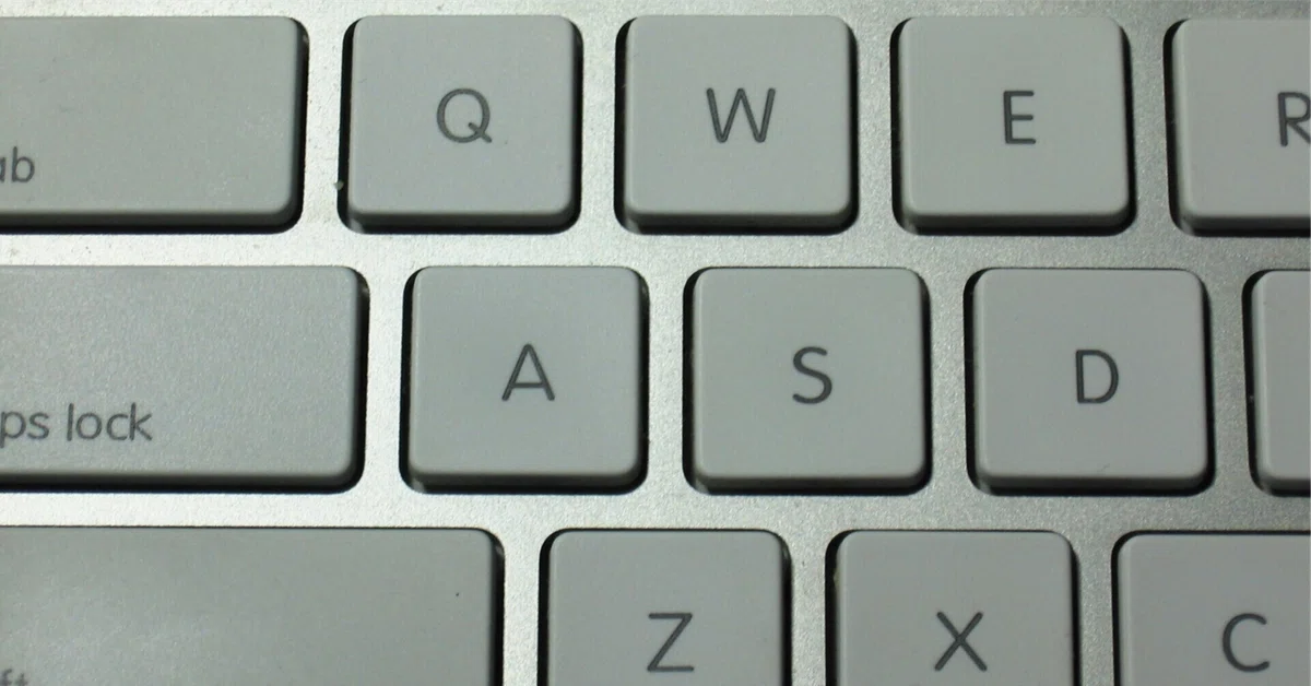 My workspace has become divine with a split keyboard [Diary] 2026_8_29 ...