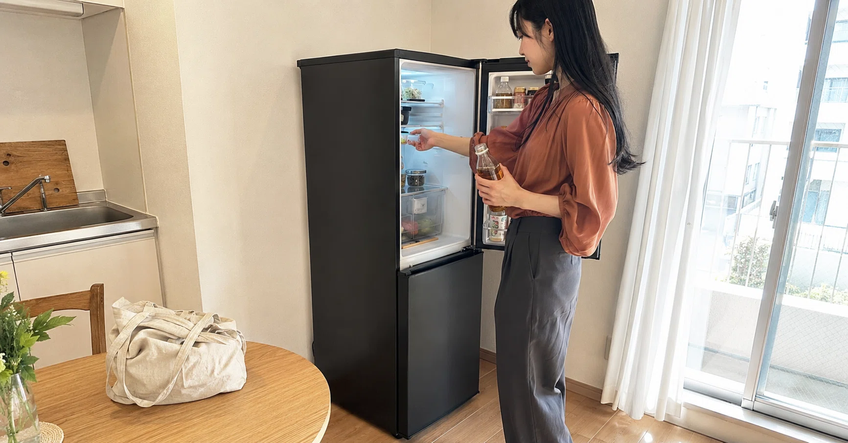 東芝153L冷蔵庫GR-W15BZ1で一人暮らしの台所を整える｜キツネ｜コラム