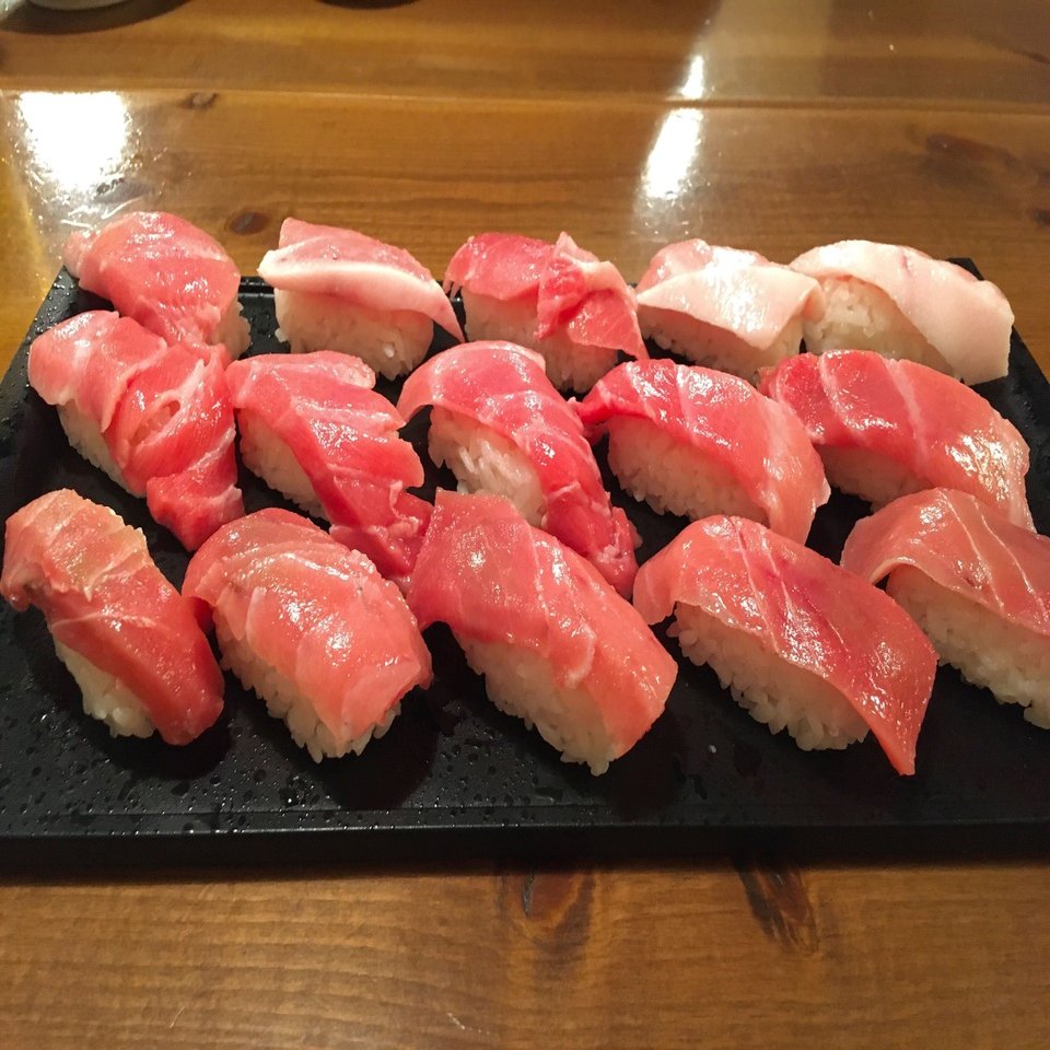 すし酒場フジヤマ で特大大トロと肉うに寿司を食べまくってきた ヒトサラnote部 Note