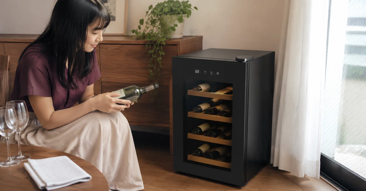 PlusQの8本収納ワインセラーBWC-008Pで楽しむ小さな家飲み｜キツネ
