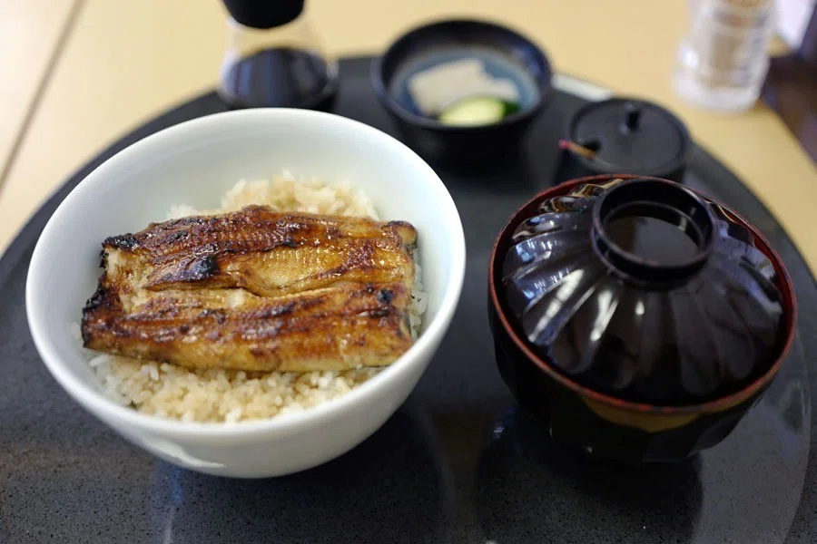 うざくにうな丼、肝焼き、白焼き、肝吸いつけて土用の丑のフルコース