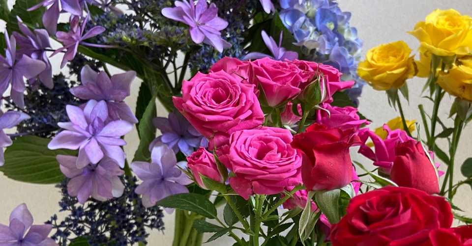 化粧品のcm曲を好きになる事が多いの 布施明の 君は薔薇より美しい が好きです ところで生きるために化粧をする もえ Note