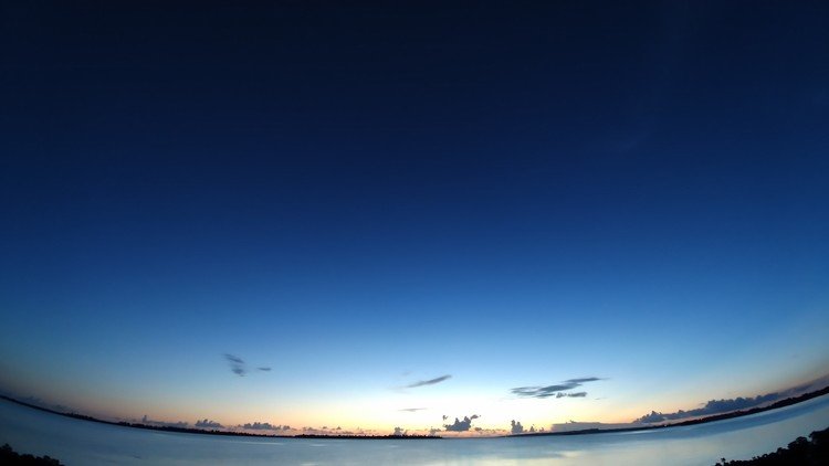 昨晩の空。ネオワイズ彗星をみるべく、川満漁港で日没から待機。
天気悪くて、観測３日目にしてやっと見ることが出来ました(撮影したとはいってない)。