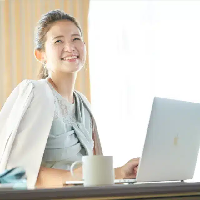 加藤朋子｜世界を歩いて、本質を言葉に。