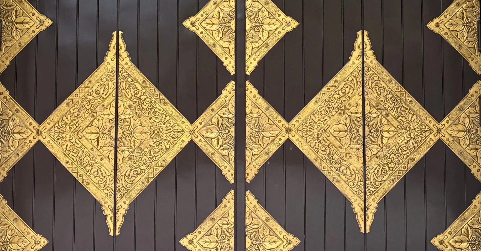 金工細工の美しさに魅了 Fascinated by the beauty of metalwork｜達磨