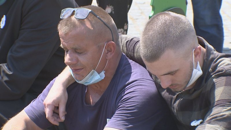 たとえ一片の骨だけでも スレブレニツァの虐殺から25年 未だ遺骨を捜し続ける母たち ニュースが少しスキになるノート From Tbs Note たとえ一片の骨だけでも スレブレニツァの虐殺から25年 未だ遺骨を捜し続ける母たち ニュースが少しスキになるノート From Tbs Note