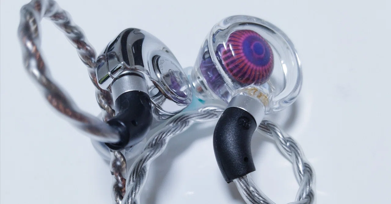 TRN Earphone Comparison! The Solid and Dry Conch vs. the Gorgeous ...