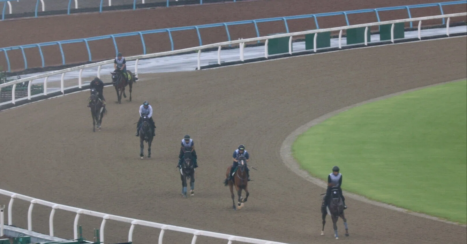 荒れる レース 競馬