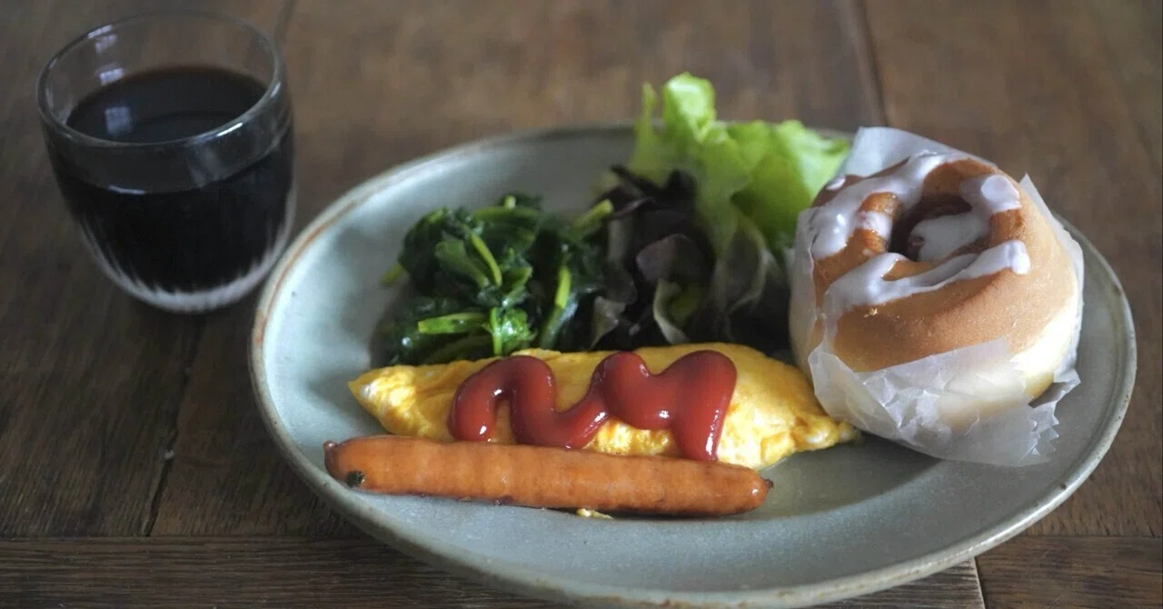 シナモンロールで朝ごはん。日常のあれこれ。｜atelier.kasi
