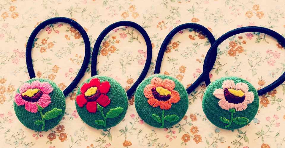 若草色にお花を刺繍 こまもの屋torotoro Note