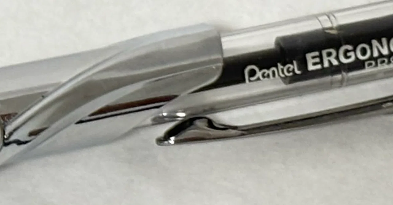 Pentel ERGoNoMiX WING GRIP｜カニフ