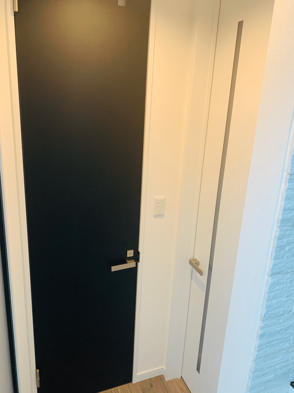 家づくり ドアの色を変えるだけでこんなに変わる 色の使い分けのコツ あさり 外面ハウス オシャレで使いやすい家作り Note