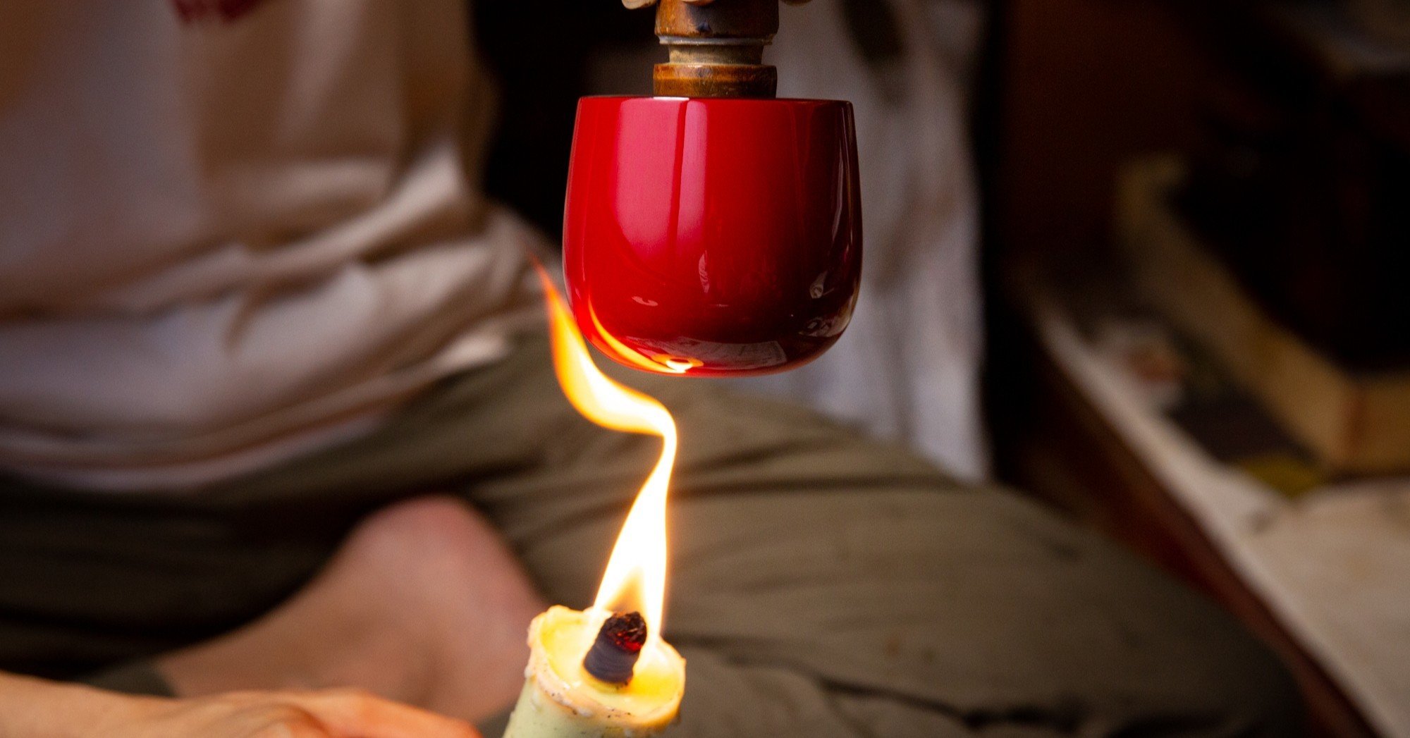 山中漆器の叢雲塗が持つ炎の揺らめく表情を活かした、お酒を 山中漆器の叢雲塗が持つ炎の揺らめく表情を活かした、お酒を