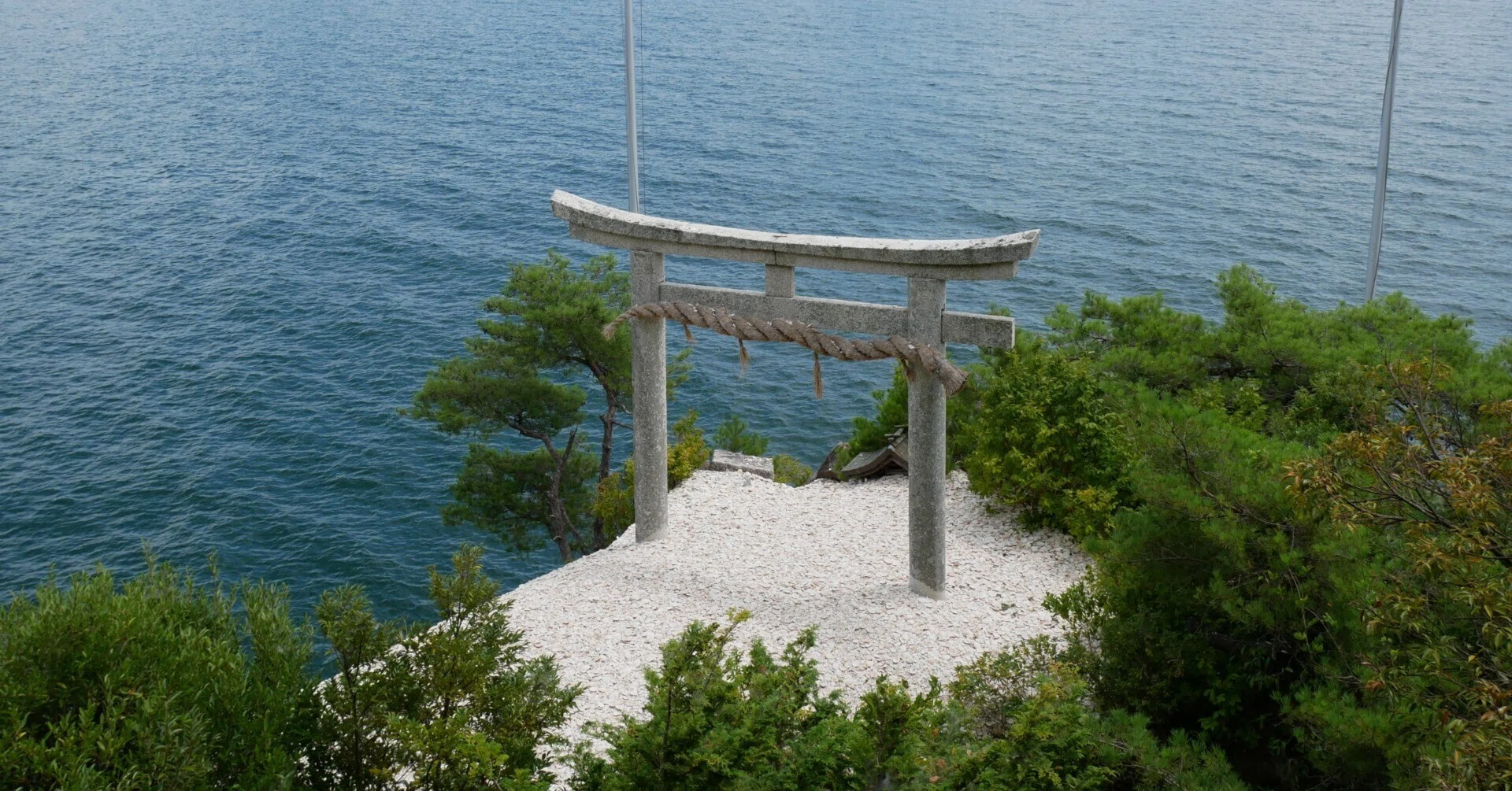 726 琵琶湖に浮かぶ神の島──竹生島で、豊臣の面影と静かな時間に