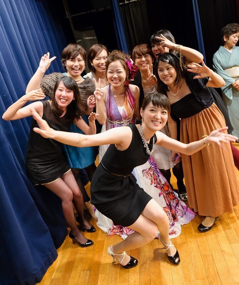 沖縄の披露宴は かぎやで風 に始まり カチャーシー で結ぶ 冨名腰真紀 Note 沖縄の披露宴は かぎやで風 に始まり カチャーシー で結ぶ 冨名腰真紀 Note