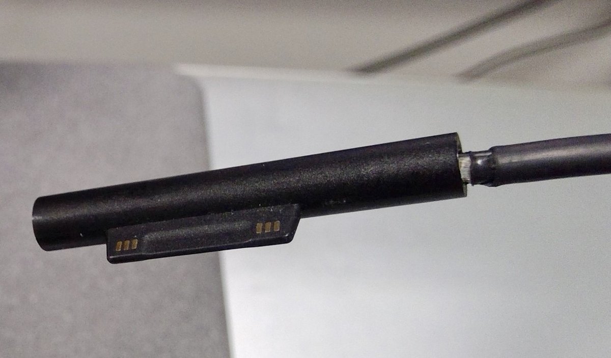 Surface Pro 6を社外品の充電器＆ケーブルで充電する｜SMALL-FIELD