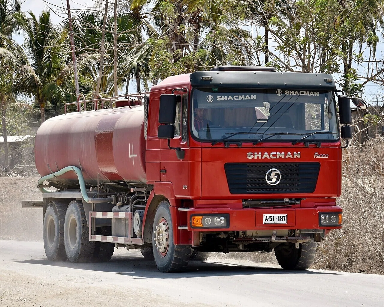 Shacman truck, National Highway 1 (East Timor), 2018 (01)