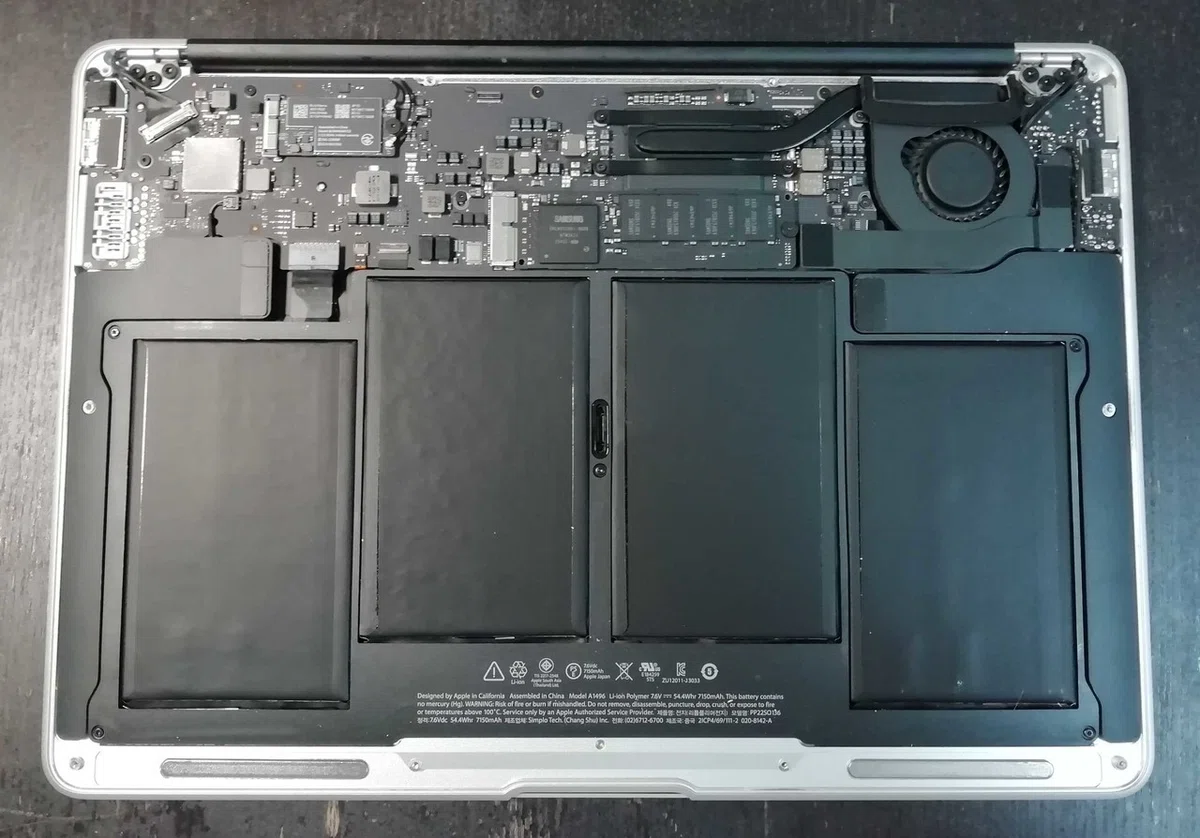 MacBook Air のバッテリー交換をしてみたよ (2014年モデル)｜sakaimo
