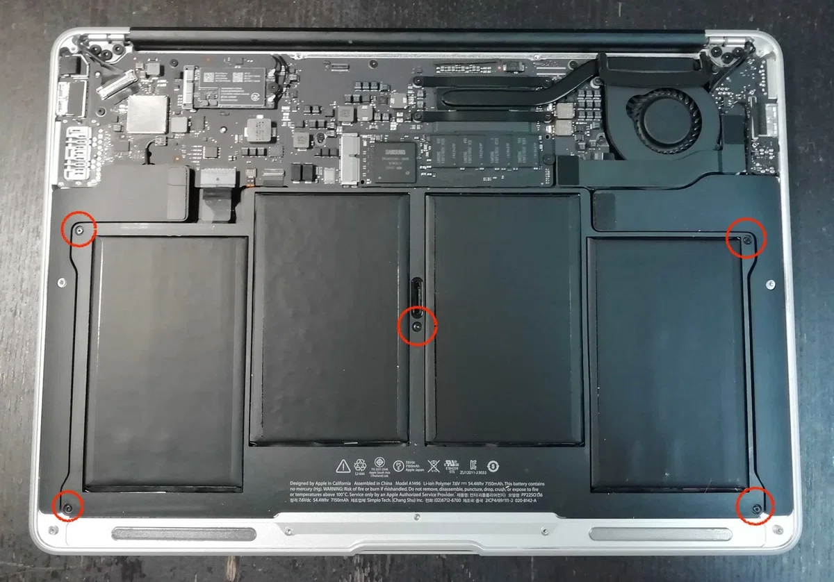 MacBook Air 13 / 使用頻度低 / 美品 / バッテリー交換必要有 MacBook 