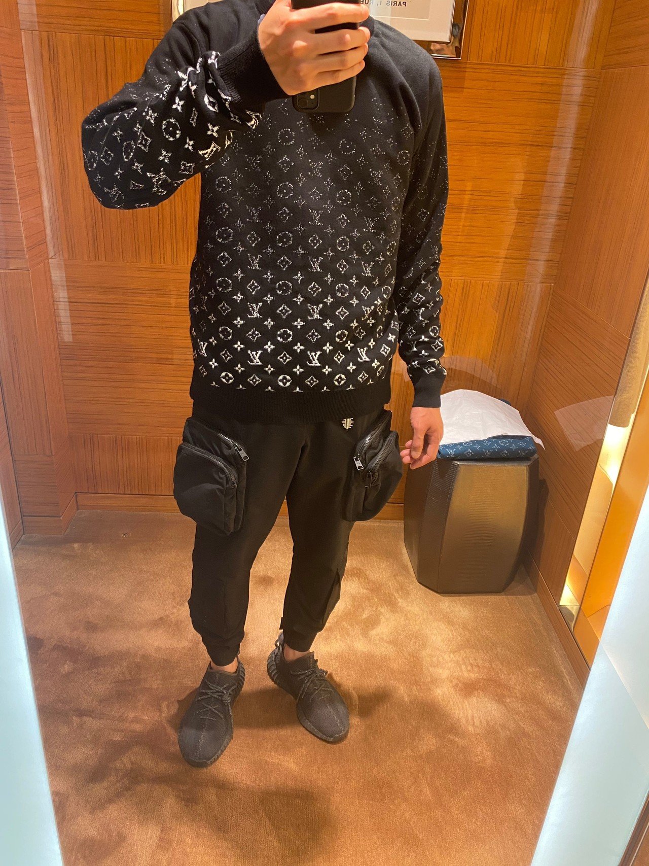 ルイヴィトン直営店は 基本的には店内での 写真撮影はngです しかし購入した商品は店内で 撮影をさせてくれることが多いです これが凄い重要で 店内で検品写真を撮れるということは 直営店から直送 雅buyma バイマ 公式note 高値売り専門コンサルタント Note ルイヴィトン直営店は 基本的には店内での 写真撮影はngです しかし購入した商品は店内で 撮影をさせてくれることが多いです これが凄い重要で 店内で検品写真を撮れるということは 直営店から直送 雅buyma バイマ 公式note 高値売り専門コンサルタント Note