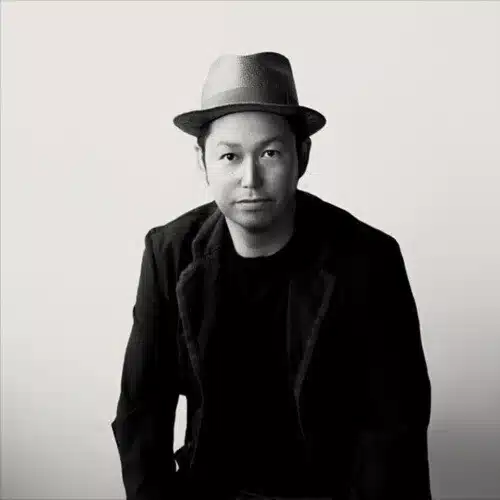氷見雄輔