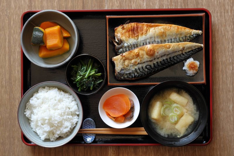 必読 ご飯は左 お味噌汁は右 正しい配膳とその理由 Discover Life