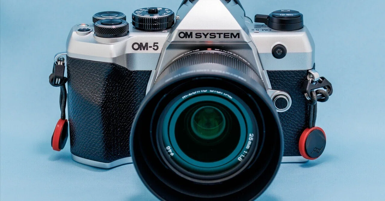 OLYMPUS PEN」改め「OM SYSTEM PEN」登場｜七語零黎の「青・空・虹」