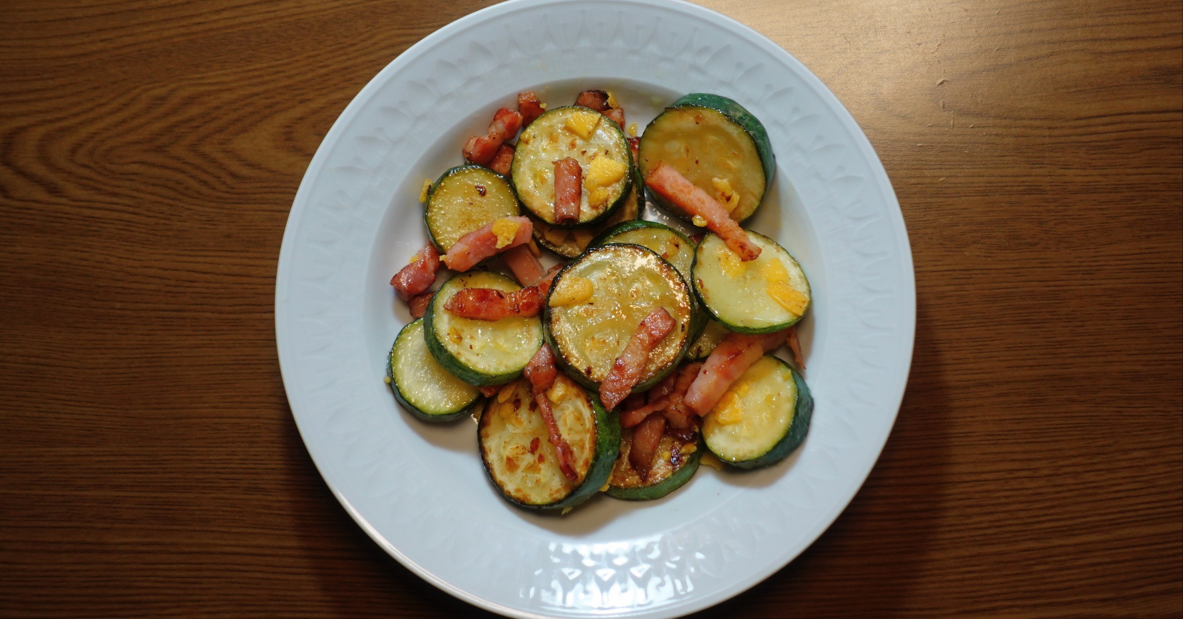 ベーコンとズッキーニの炒め物 ハラダコオジ Note ベーコンとズッキーニの炒め物 ハラダコオジ Note