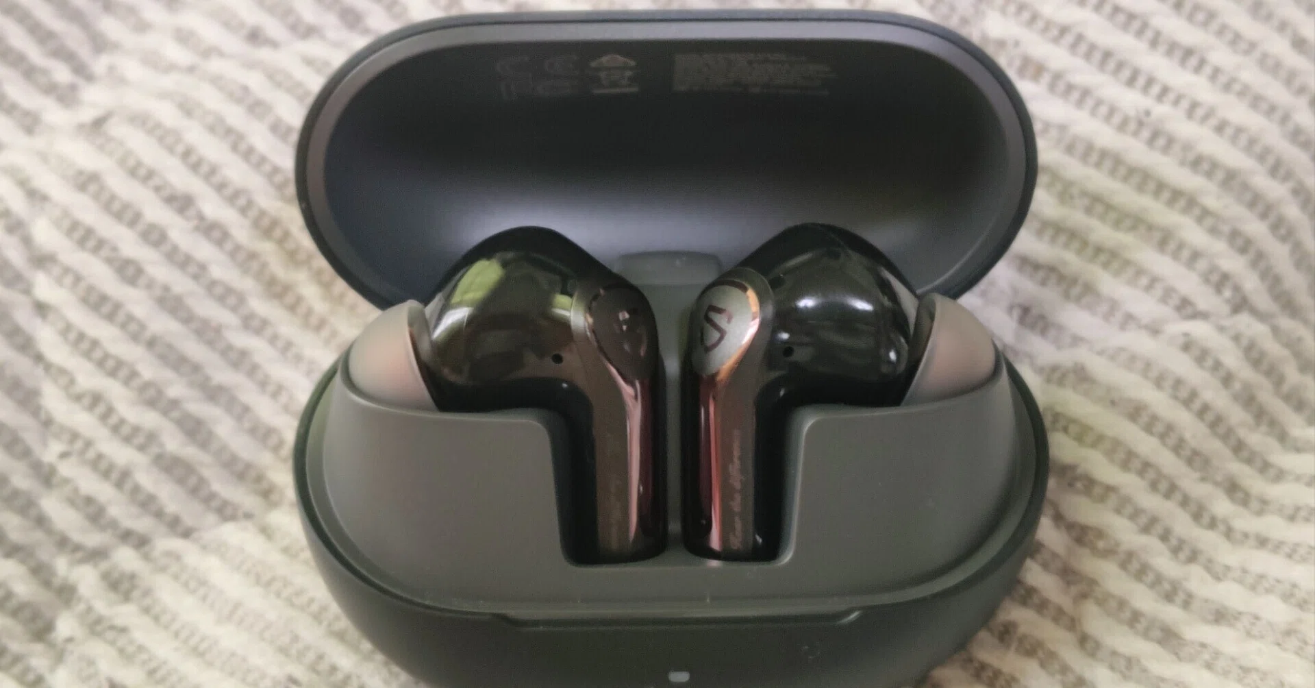 SOUNDPEATS Air6 Pro」音と機能と価格のバランスで選ぶ完全ワイヤレス