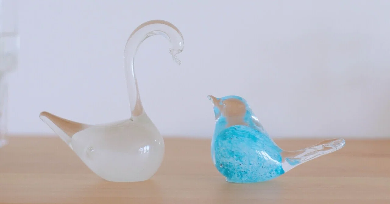 向かい合う二羽の鳥｜ひかりをたどる北欧旅｜さいとうえみり｜hikari