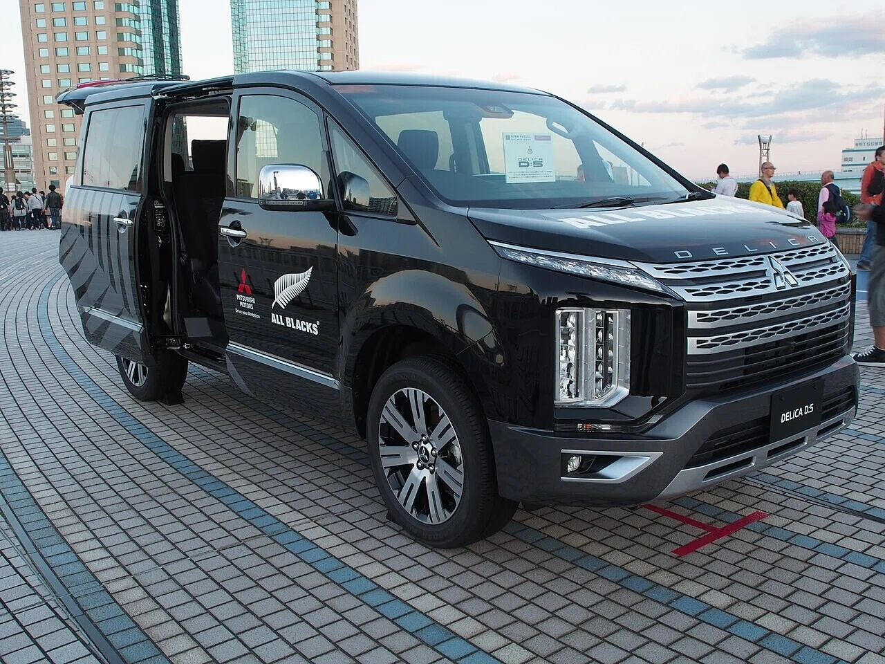 写真は東京モーターショー2019で展示された三菱デリカD:5の特別仕様車。リコールの話題に入る前に、対象車の姿を確認しておきたい。
