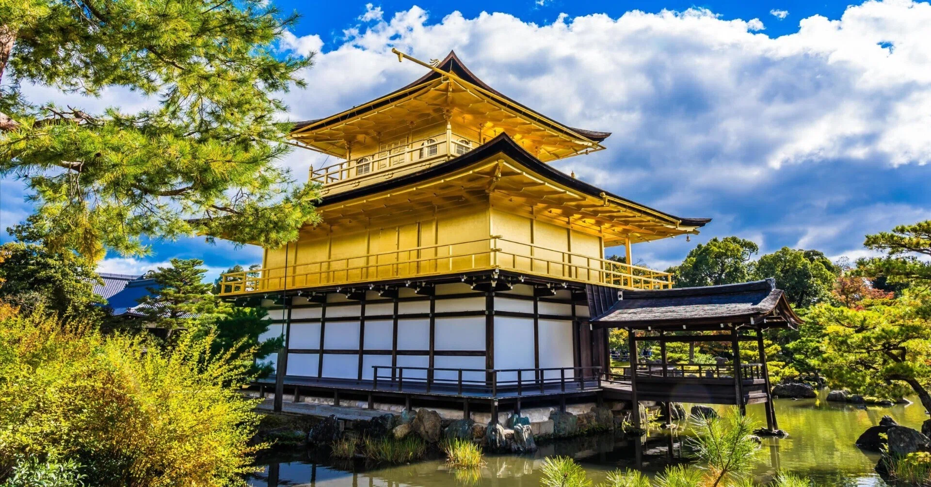 金閣寺の中には一体何があるのか？3層構造で建てられたその全貌とは