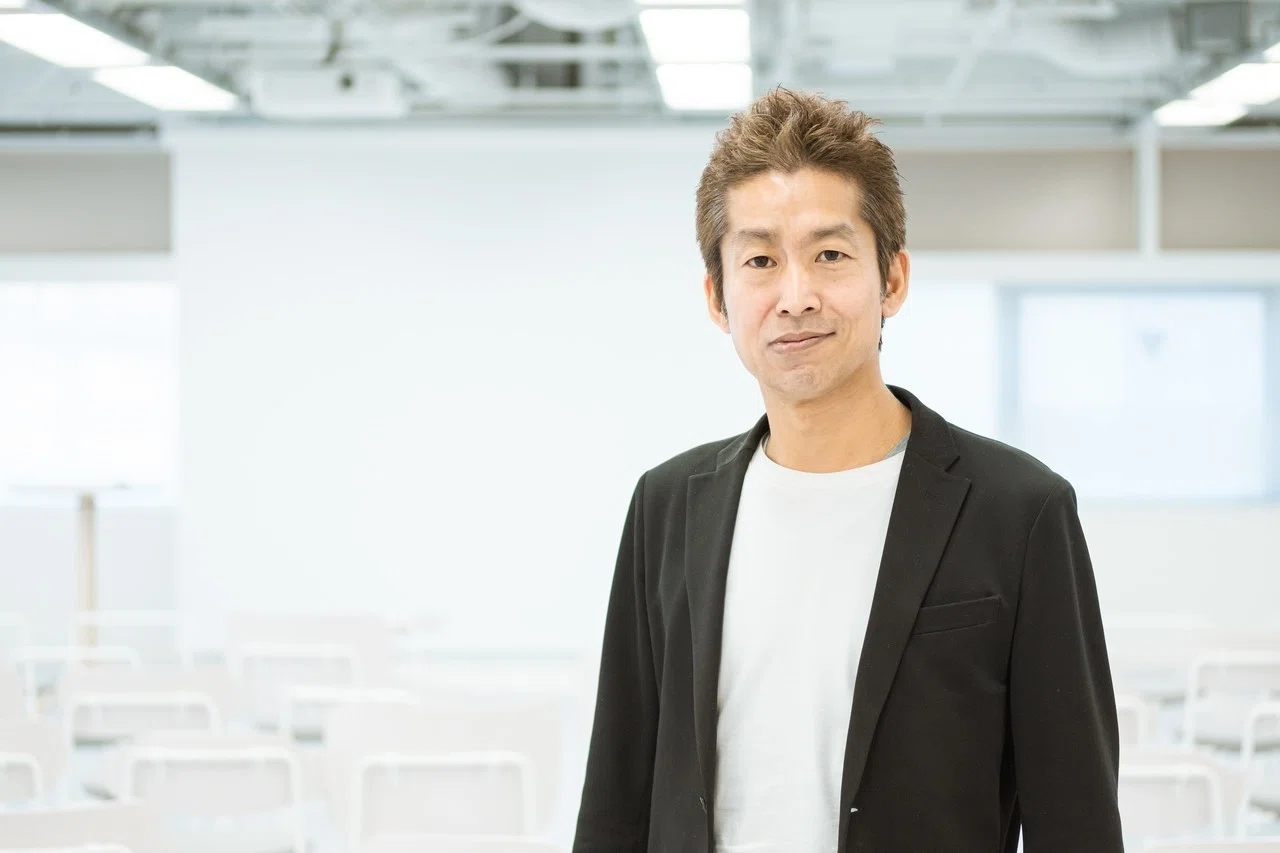 [9/4 (Fri) 21:00] Decoding the Human Outline through Literature and ...