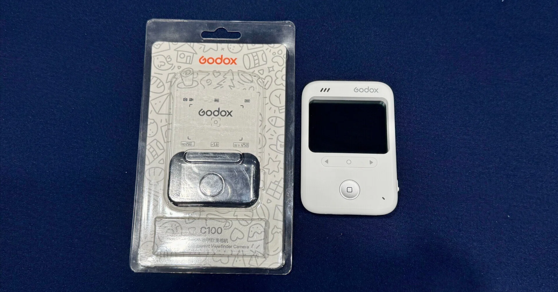カメラ初心者にもおすすめ！ポケットサイズのGodox C100とお散歩
