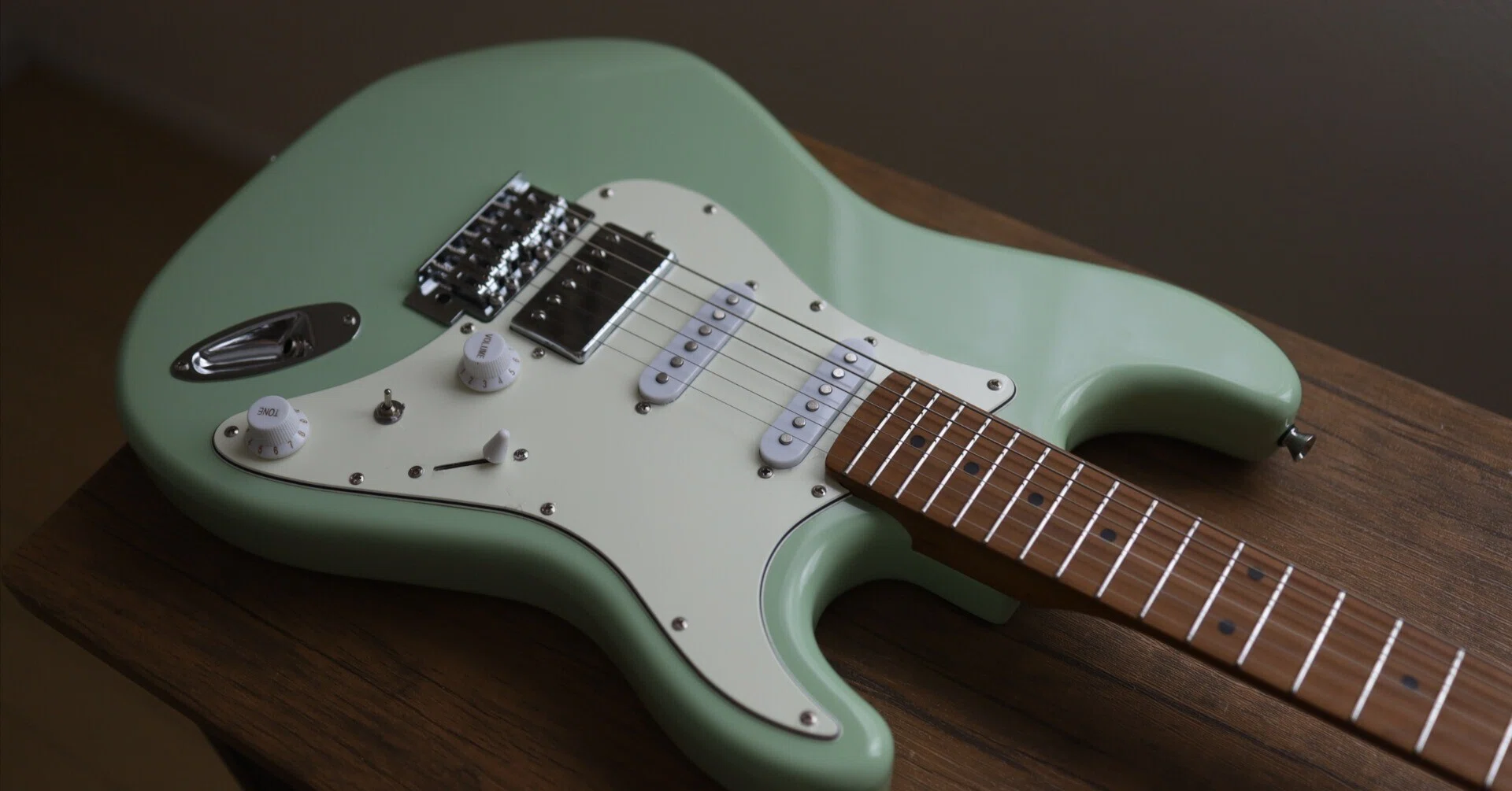 ギター Eris. Nestia Highly Recommended Beginner Guitar: Eris. Nestia Review｜Croquette