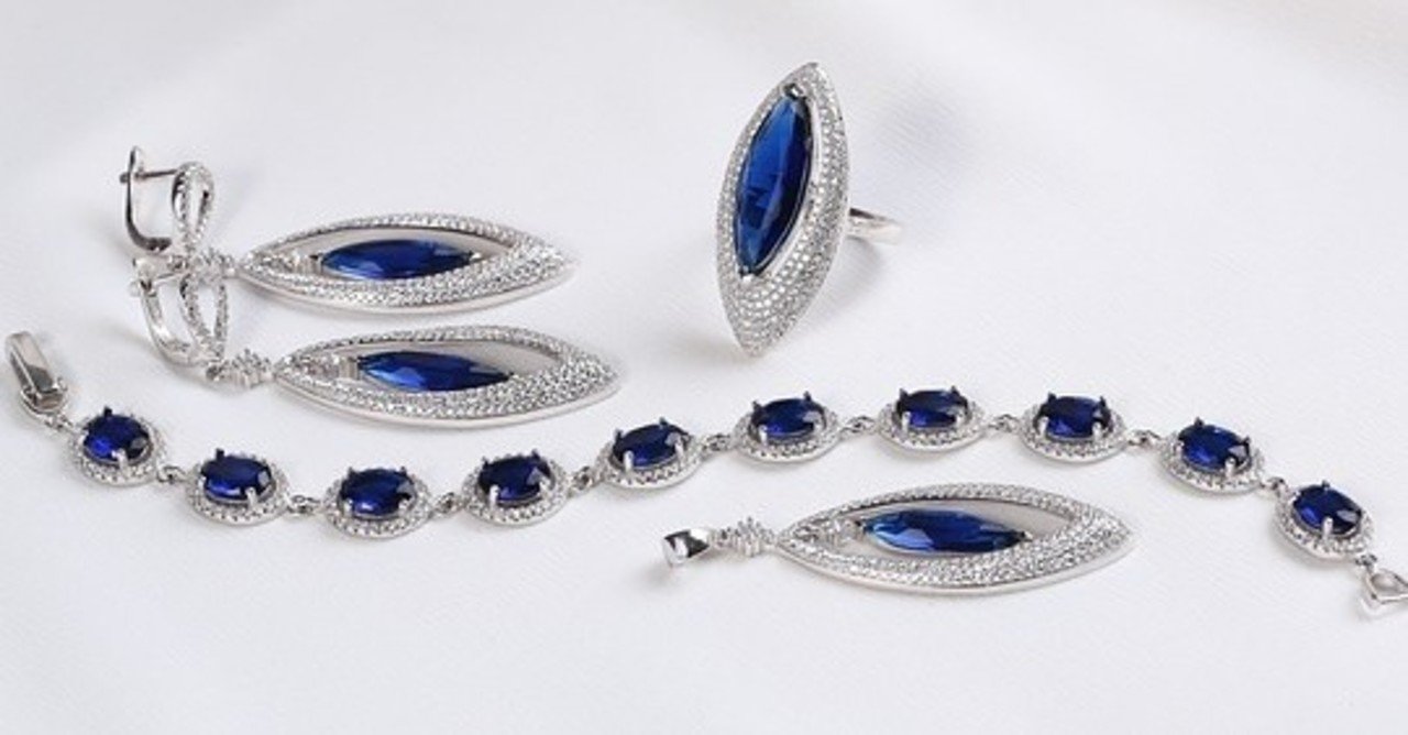 ハンドメイド初心者こそ ピアス イヤリング を売るのはやめよう じーこ レジンハンドメイド作家 Note