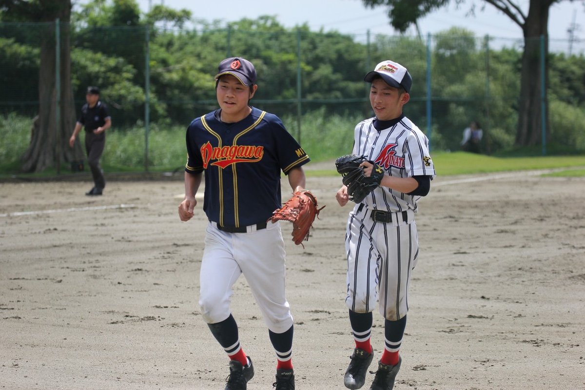 （左から）女川の阿部竜成主将と湊の阿部緋呂翔主将がチームをまとめた