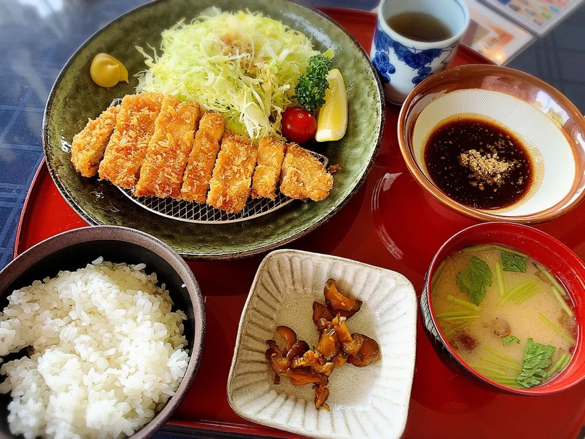 カツ