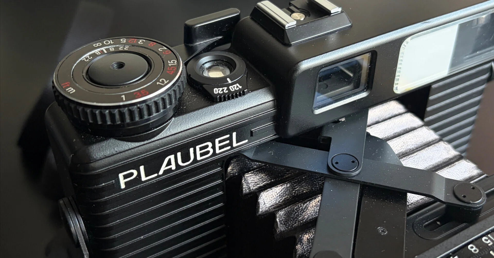 PLAUBEL Makina670 フィルムカメラ Taking the Plaubel MAKINA 670 to the Mountains｜MOJA MOJA