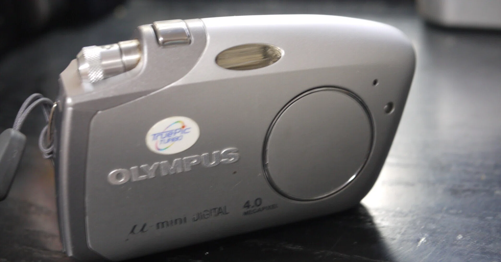 オールドコンデジ図鑑【#24】OLYMPUS μ-mini DIGITAL ― しずくのような