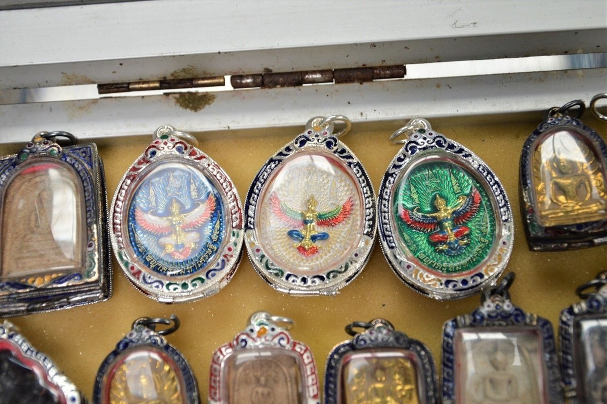 タイの御守りプラクルアン（A-4) （タイのお守り「プラクルアン」を手  